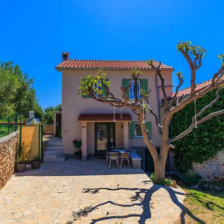 Holiday home House Dragan D Banjol